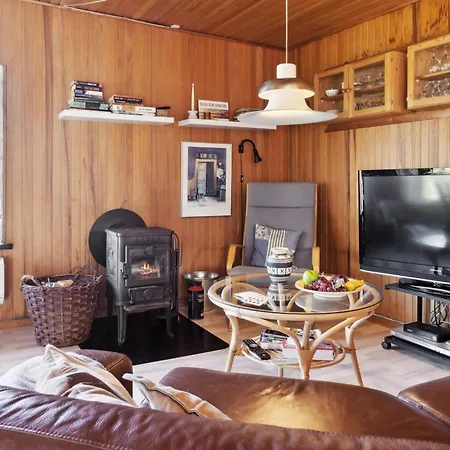 Frode - 400m From The Sea By Interhome